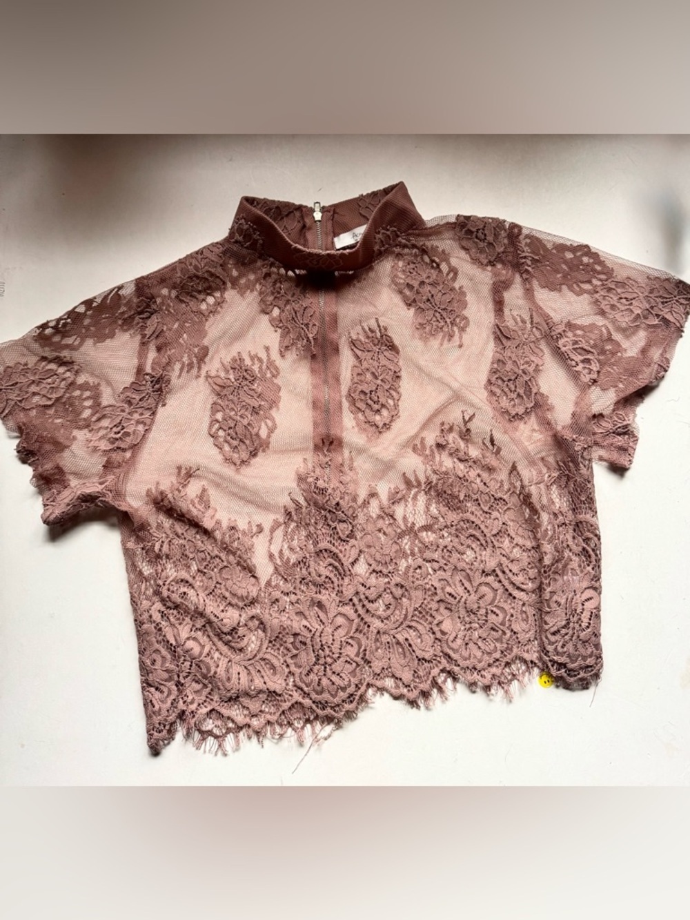 Active USA Lace Crop Top Size L